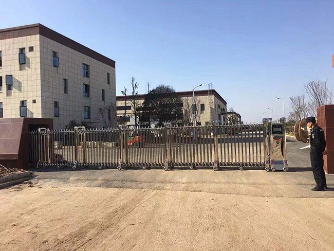 达锦新材料不锈钢电动门