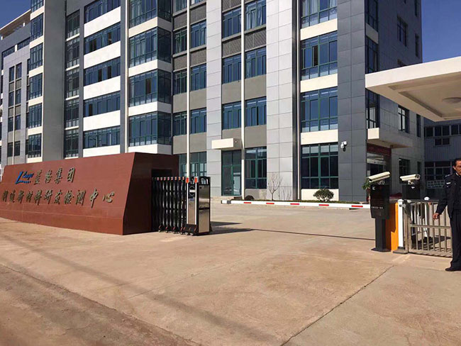 蓝格集团利通新材料电动门