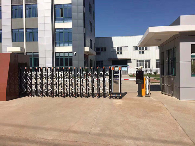 蓝格集团利通新材料车辆智能化管理系统